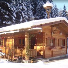 Hütte Waldzeit, Hausansicht Winter