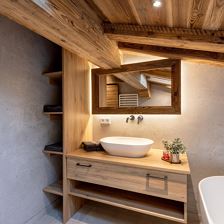 Kinkara_Lodge_Lendstrasse_42_Kirchberg_Badezimmer_