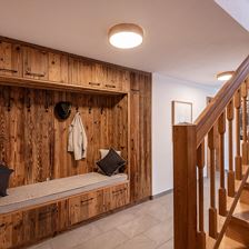 Kinkara_Lodge_Lendstrasse_42_Kirchberg_Garderobe