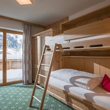 Familienzimmer Altholz Kinderzimmer