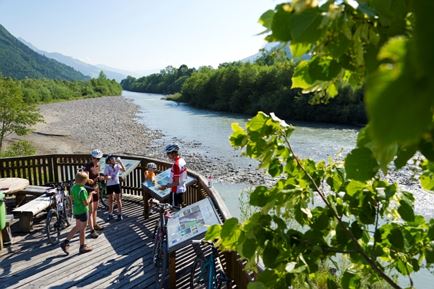 Flusserlebnisweg entlang der Großache