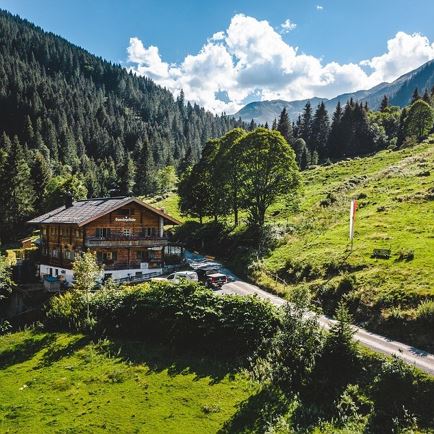 Valley hike to the Gamskogelhütte