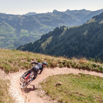 Kitzalps trail tour with lift support - red