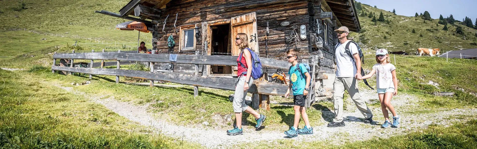 Einkehrschwung bei einer Almhütte