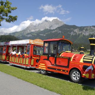 /media/gridteaser/bummelzug-innsbrucker-strasse-region-st.-johann-in-tirol.webp