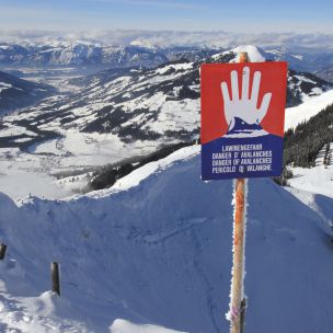 Avalanche report & Alpine dangers